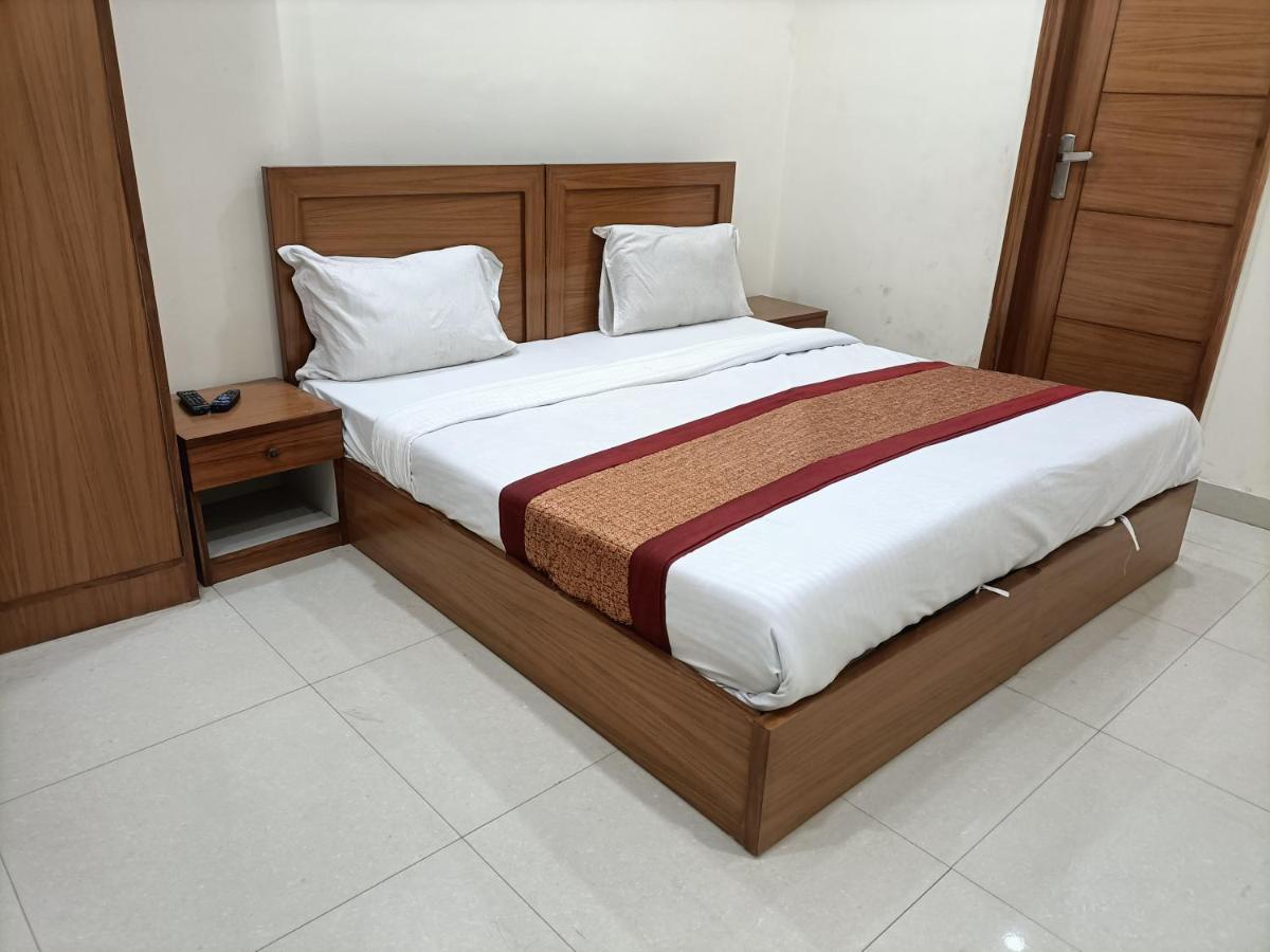 Hotel Star Light Nuova Delhi Esterno foto