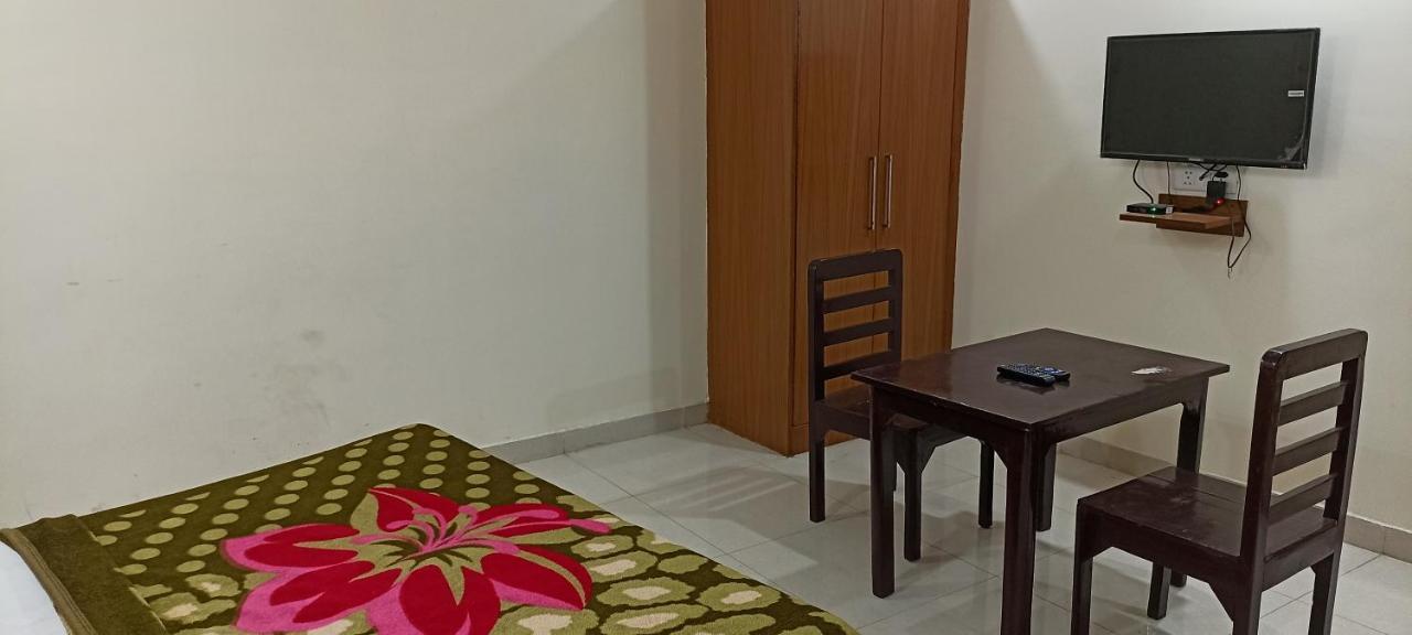 Hotel Star Light Nuova Delhi Esterno foto
